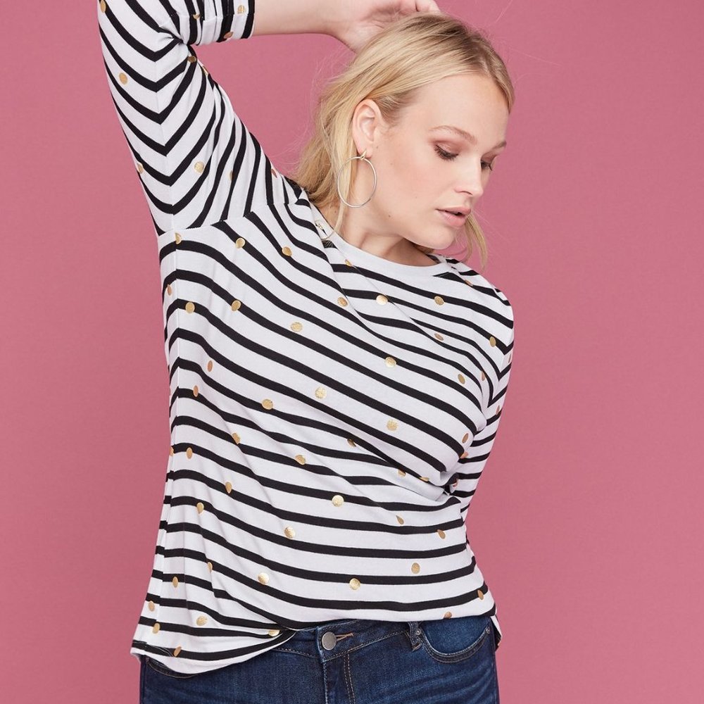 CREW-NECK TEE Black stripes with gold polka dots